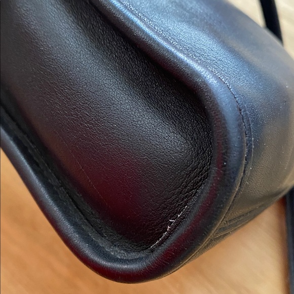 Vintage Coach Black Leather Scooter Bag 9893 - Picture 4 of 16